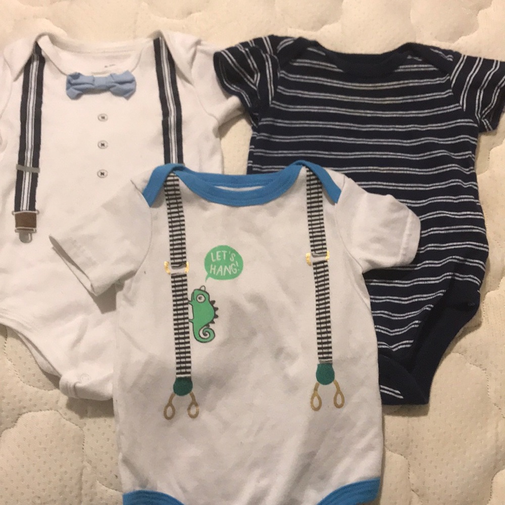 Onesie bundle 3-6 month